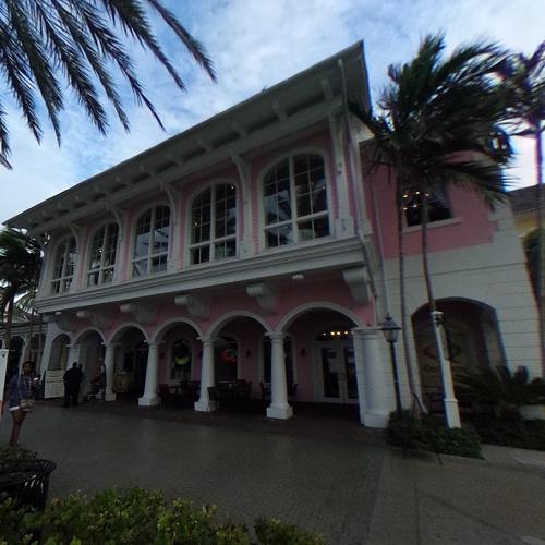 Cafe Martinique ("Thunderball") in Nassau, Bahamas Virtual Globetrotting