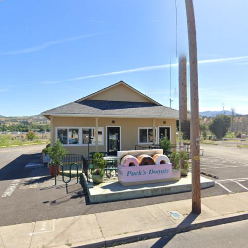 Puck's Donuts