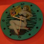 Pin-up clock (StreetView)