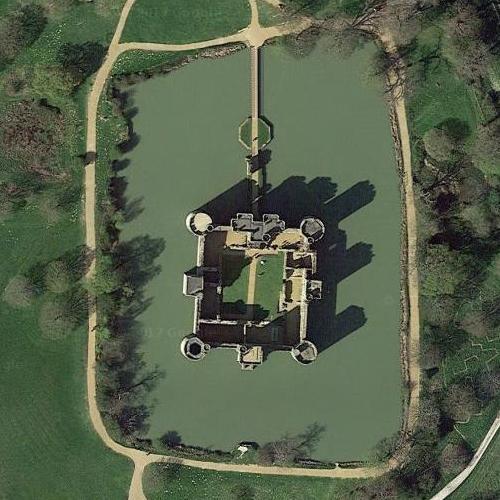 Bodiam Castle in Robertsbridge, United Kingdom - Virtual Globetrotting