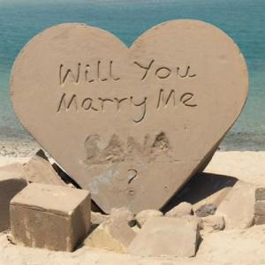 'Will You Marry Me' Proposal on Palestine Island, Dubai (StreetView)