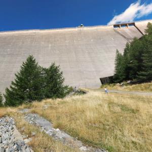 alpe-gera-dam-in-sondrio-italy-virtual-globetrotting