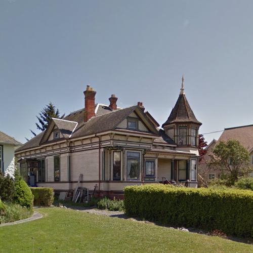 223 Robert Street in Victoria, Canada (Google Maps)