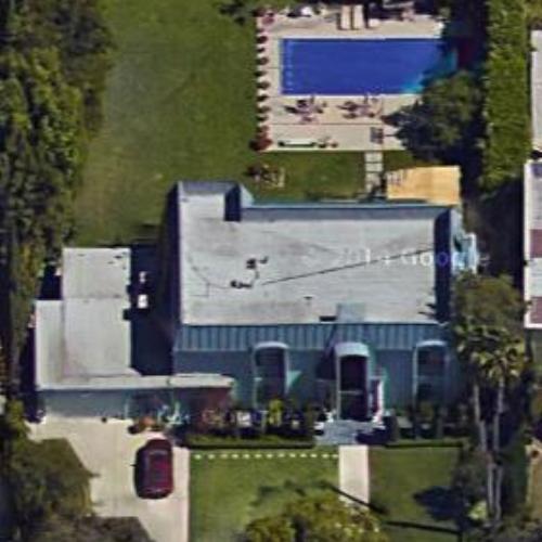 Robert Aldrich (Alfred Molina)'s House in Feud Bette & Joan in Los Angeles, CA (Google Maps)