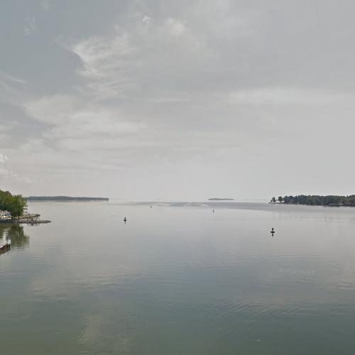 Tsioqui / Oneida Lake in Brewerton, NY (Google Maps)