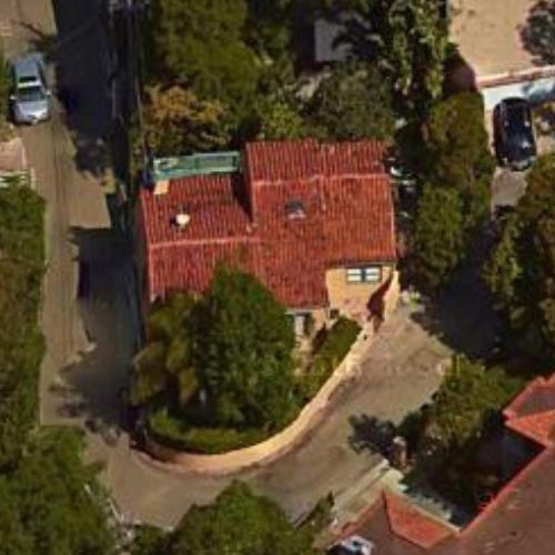 Lizzy Caplan's House in Los Angeles, CA (Google Maps)