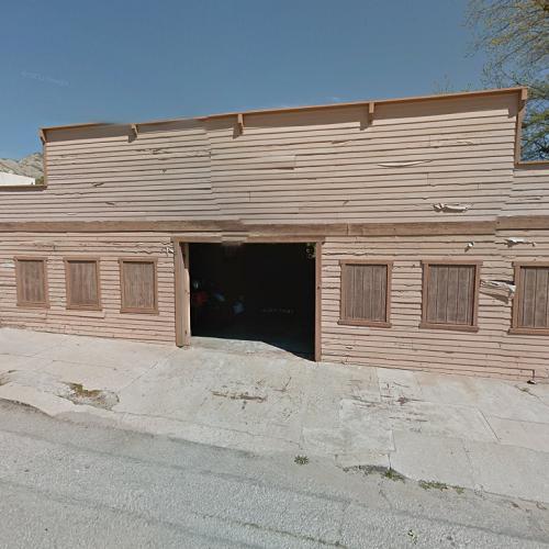 Radcliffe's Wyoming Garage ("Agents of S.H.I.E.L.D.") in Piru, CA