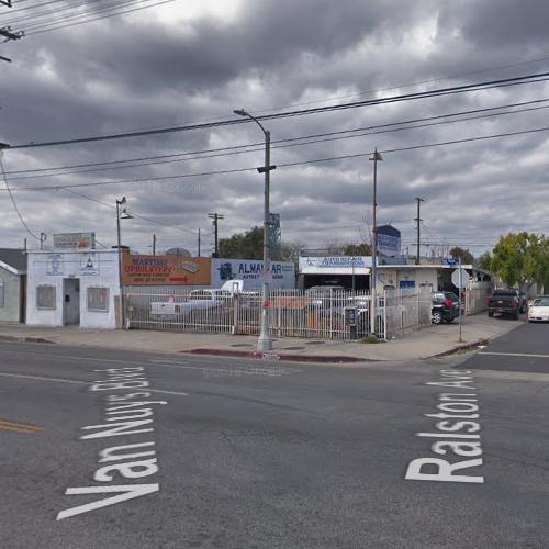 Julio's Auto Body ("Dexter") in Los Angeles, CA (Google Maps)