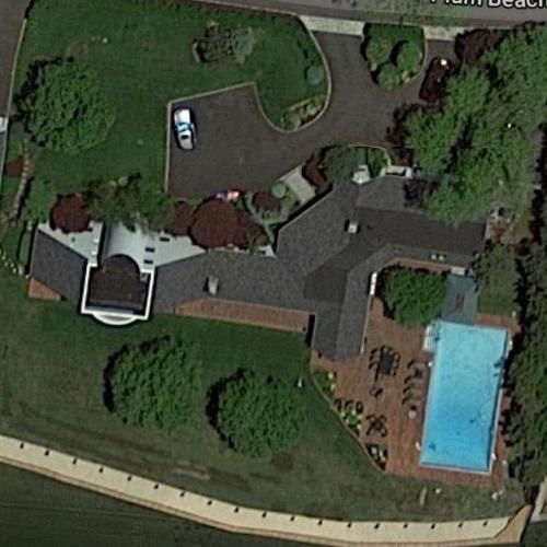 'Sands Point House' by Myron Goldfinger in Sands Point, NY (Bing Maps)