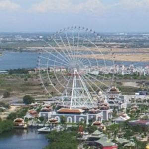 Sun Wheel (tallest Ferris wheel in Vietnam) in Da Nang, Vietnam