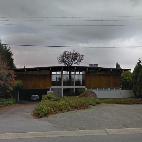 'McNab House' by Duncan McNab in Vancouver, Canada (Google Maps)
