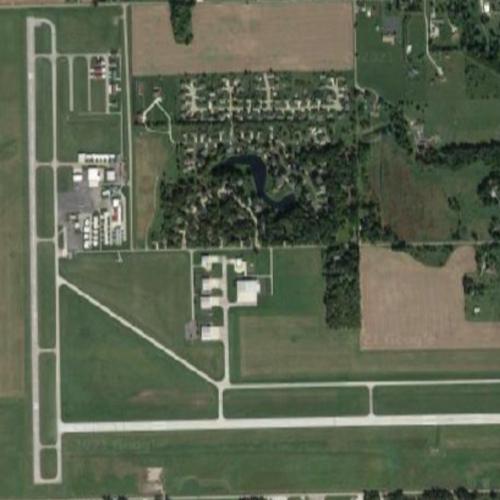 Warsaw Municipal Airport in Warsaw, IN (Google Maps)