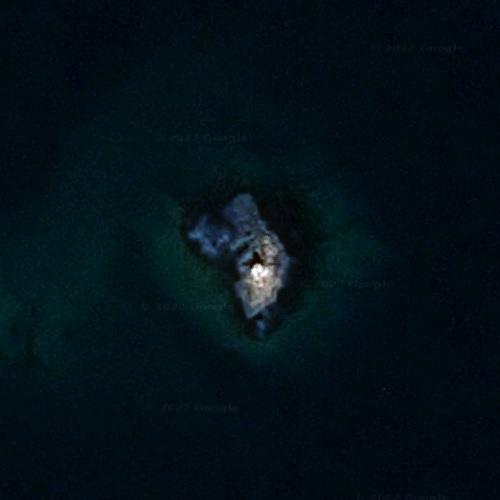 Rocher Petit SaintPierre light in Saintpierre, Saint Pierre and Miquelon (Google Maps)