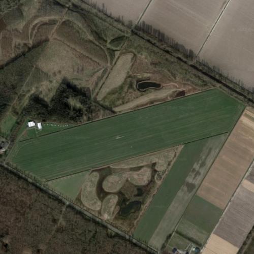 Glider Field De Voorst in Marknesse, Netherlands (Google Maps)