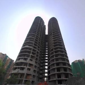 Demolished twin towers in Noida, India - Virtual Globetrotting