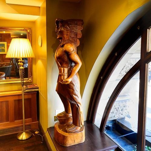 Cigar store Indian in London, United Kingdom (Google Maps) (2)