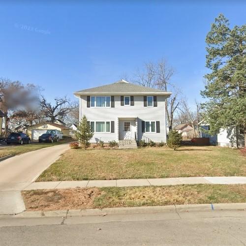 Ashton Kutcher's Childhood Home in Cedar Rapids, IA (Google Maps) (2)