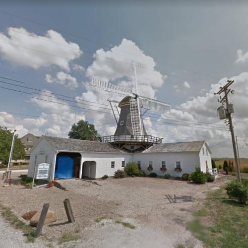 The Prairie Mills Windmill in Golden, IL (Google Maps)