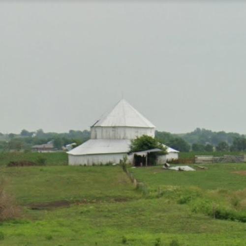 J. F. Roberts Octagonal Barn in Rea, MO (Google Maps)