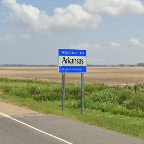 to Arkansas sign in Lake Providence, LA (Google Maps)