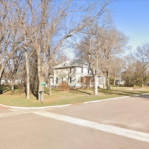 Peter and Minnie Monfore House in Springfield, SD (Google Maps)