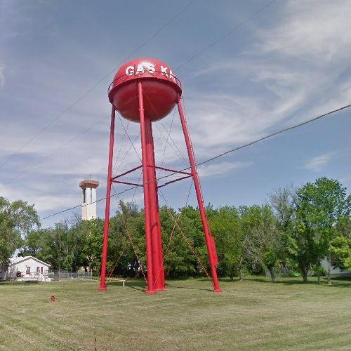 World's largest gas can in Iola, KS (Google Maps)