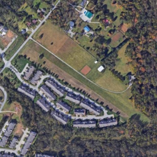 Woodledge Farm Airport in Crestwood, KY (Google Maps)