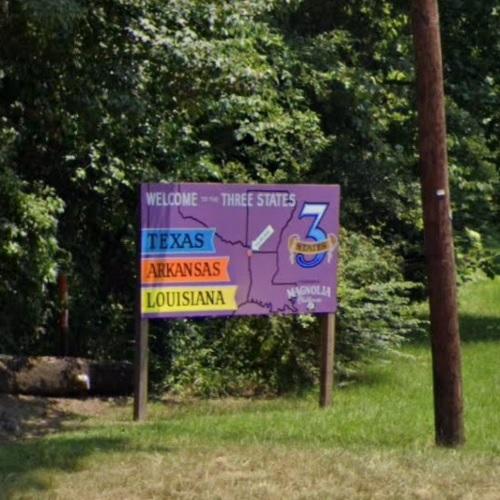 to the Three States sign in Atlanta, TX (Google Maps)