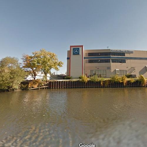 Mercedes-Benz factory in Chicago, IL (Google Maps)