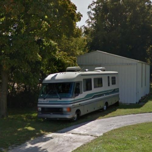 1992 Fleetwood Pace Arrow in New Madison, OH (Google Maps)