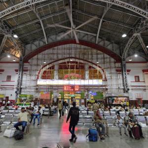 Mumbai Central railway station in Mumbai, India - Virtual Globetrotting