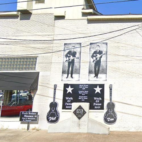 Everly Brothers Monument in Central City, KY (Google Maps)