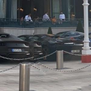 Ferrari SF90 Stradale + 812 GTS (StreetView)