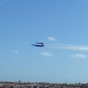 Fighters flying inverted in San Diego, CA - Virtual Globetrotting
