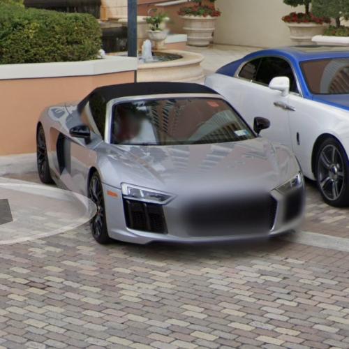 Audi R8 in Miami in Sunny Isles Beach, FL - Virtual Globetrotting