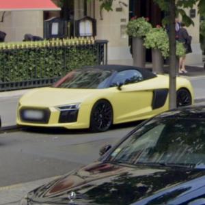 Audi R8 Spyder in Paris (StreetView)