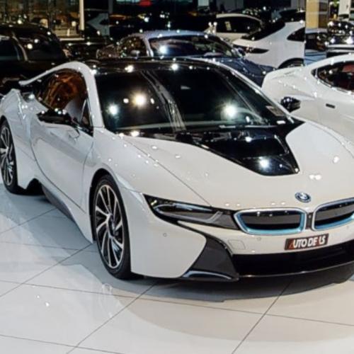 BMW I8 in Dubai in Dubai, United Arab Emirates - Virtual Globetrotting