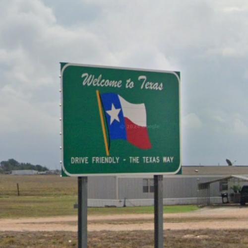 Welcome to Texas sign in Plains, TX (Google Maps)