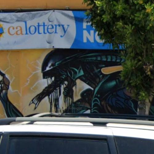 Alien graffiti in Oakland, CA - Virtual Globetrotting