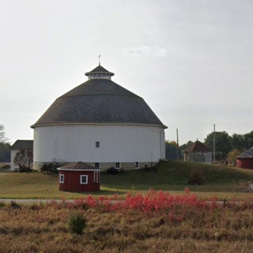 Bert Leedy Round Barn in Rochester, IN (Google Maps)