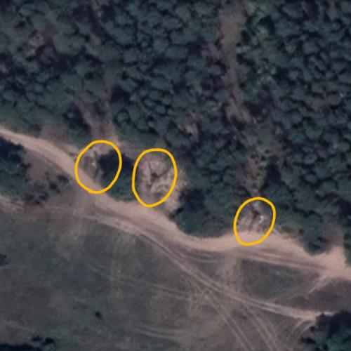 Russian howitzers hidden in treeline in Kreminna, Ukraine - Virtual ...