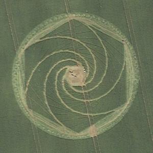 Crop Circle in Avebury, United Kingdom - Virtual Globetrotting