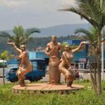 Drummer and two dancers in a roundabout