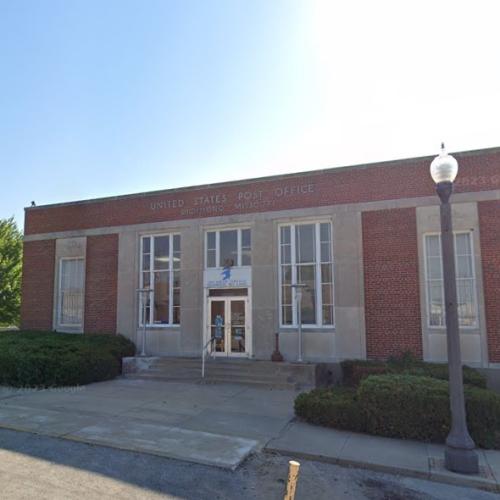 Richmond Post Office in Richmond, MO (Google Maps)