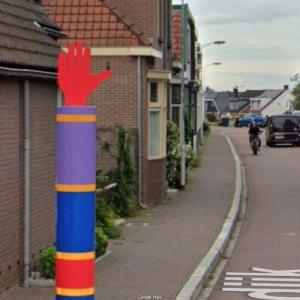 Hands up (StreetView)