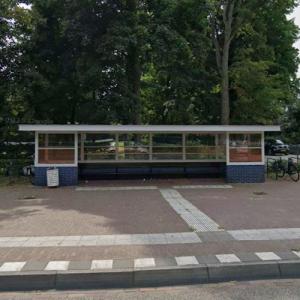 'Bus Shelter' by Gerrit Rietveld (StreetView)