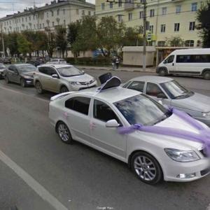 Wedding beautiful car (StreetView)