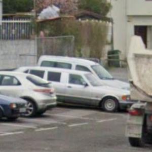 Abandoned Mercedes 280S Limo W126 (StreetView)