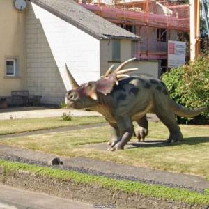 Dinosaur (StreetView)