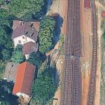 &Uuml;llő railway station